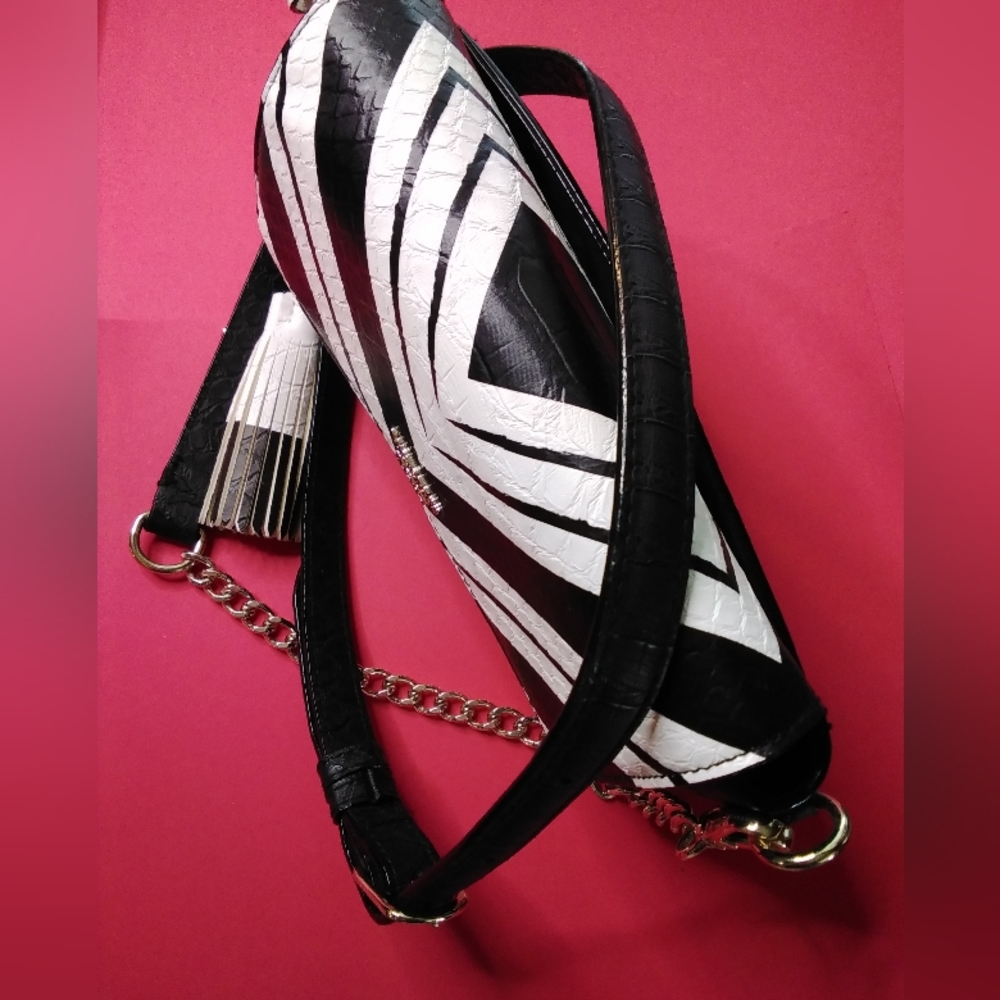 Victoria's Secret crossbody / clutch - Picture 5 of 9